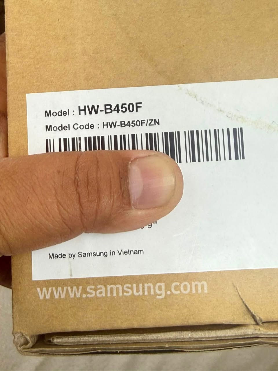 للبيع: Samsung Soundbar B450F جديد (غير مستخدم)
الصنع فيتنامي 

* الحالة: جديد بالكرتون

* الموديل: B450F

* صوت قوي ونقي مع Bass عميق.

* يدعم Bluetooth للاتصال اللاسلكي.

* مناسب للتلفزيونات والأفلام والألعاب والموسيقى.

* يأتي مع Subwoofer لاسلكي لجهير قوي.

السعر المطلوب: 235,000 دينار عراقي 

 بغداد  شارع فلسطين

للاستفسار أو الشراء، يرجى التواصل ***********
