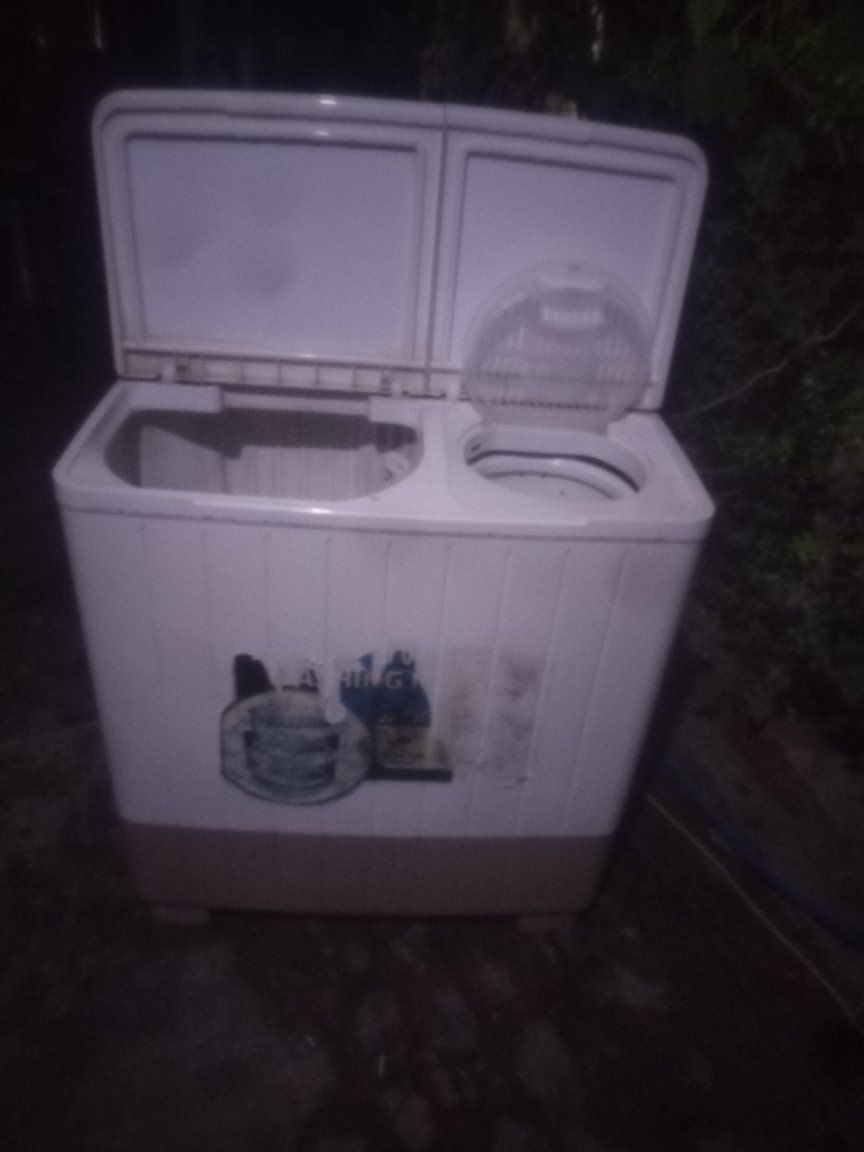 غساله حوضين  للبيع نضيفه ١٦ ك مابيه اي عيب بسعر ٨٥ الف خانقين توله فروش قرب صيدليه مازن للاتصال ***********
