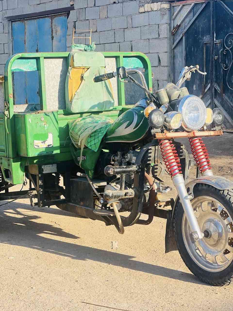 سلام عليكم من رخص صاحب الكروب  ستوته متيار ماناقصه ايشيء مديل 2015 اوراق ب واحد و300 وبيه مجال حك الجيه ***********
