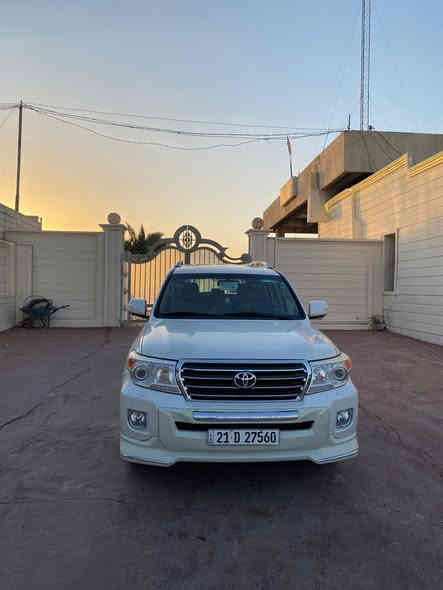 السلام عليكم
لاندكروز 2015 رقم سليمانية بأسمي 
محرك  ستة سلندر
فتحة
كشنات جلد
كراسي كهرباء
تشغيل عن بعد
بصمة ابواب
مري شفط ترحيب
السيارة ماشية 144 بيهة بارد قليل السيارة بأسمي تحويل ثاني يوم الاتصال على الرقم مامتواجد على الفيس 
عنوان السيارة بغداد_ بغداد الجديدة
‭. 0 772 888 9983‬  رائد
