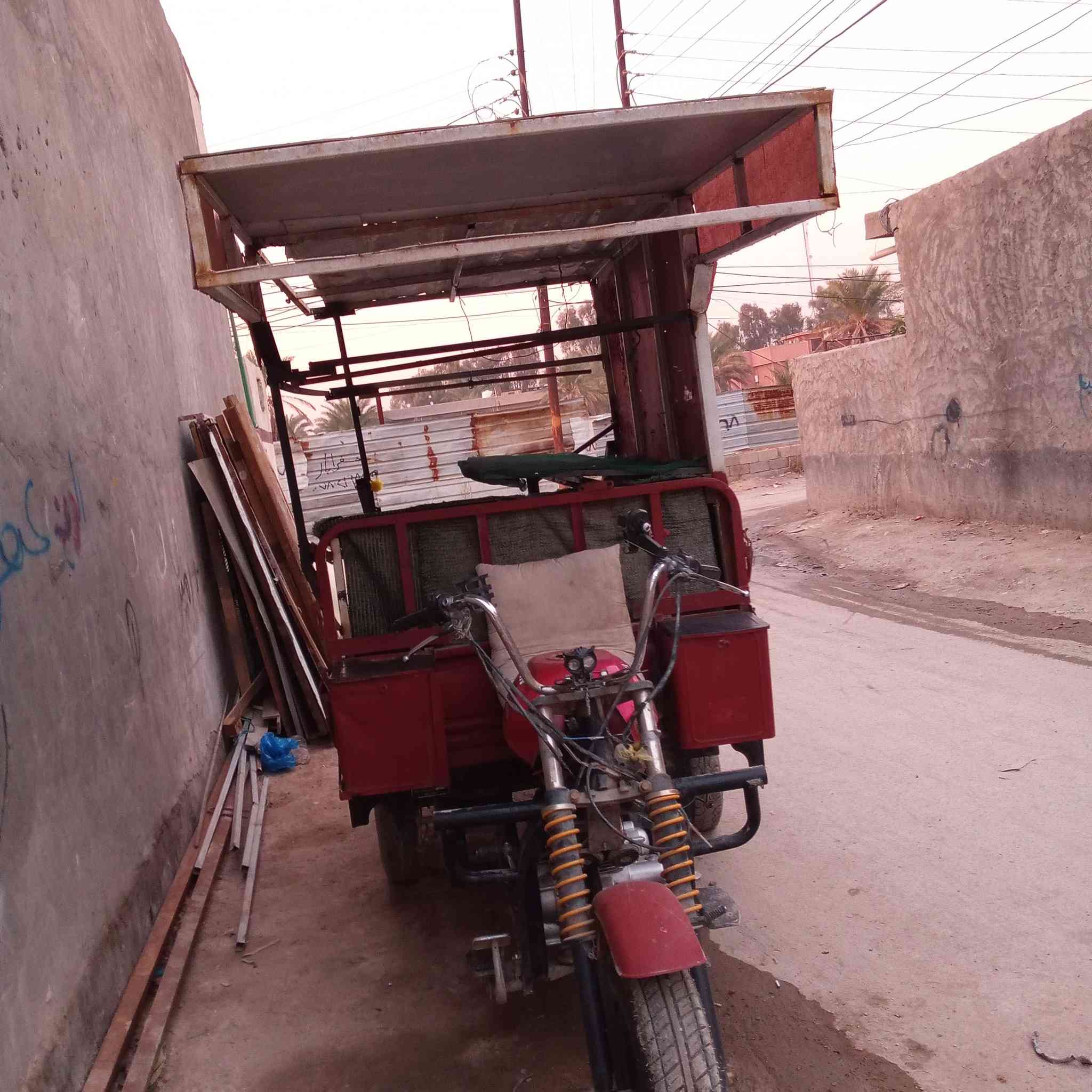 ستوته دايوان.. كامله مكمله موديل2014اوراق بيها...محركها2023جديد.. اشتغل بيها بلمخضر تفيدك اذا ردت تفتح بيها مخضر وتفتر.. ناقصها بس كلوبات خلفيه اسبير خلفي احتياطي 2تاير امامي جديد رقم الواتساب  ***********
