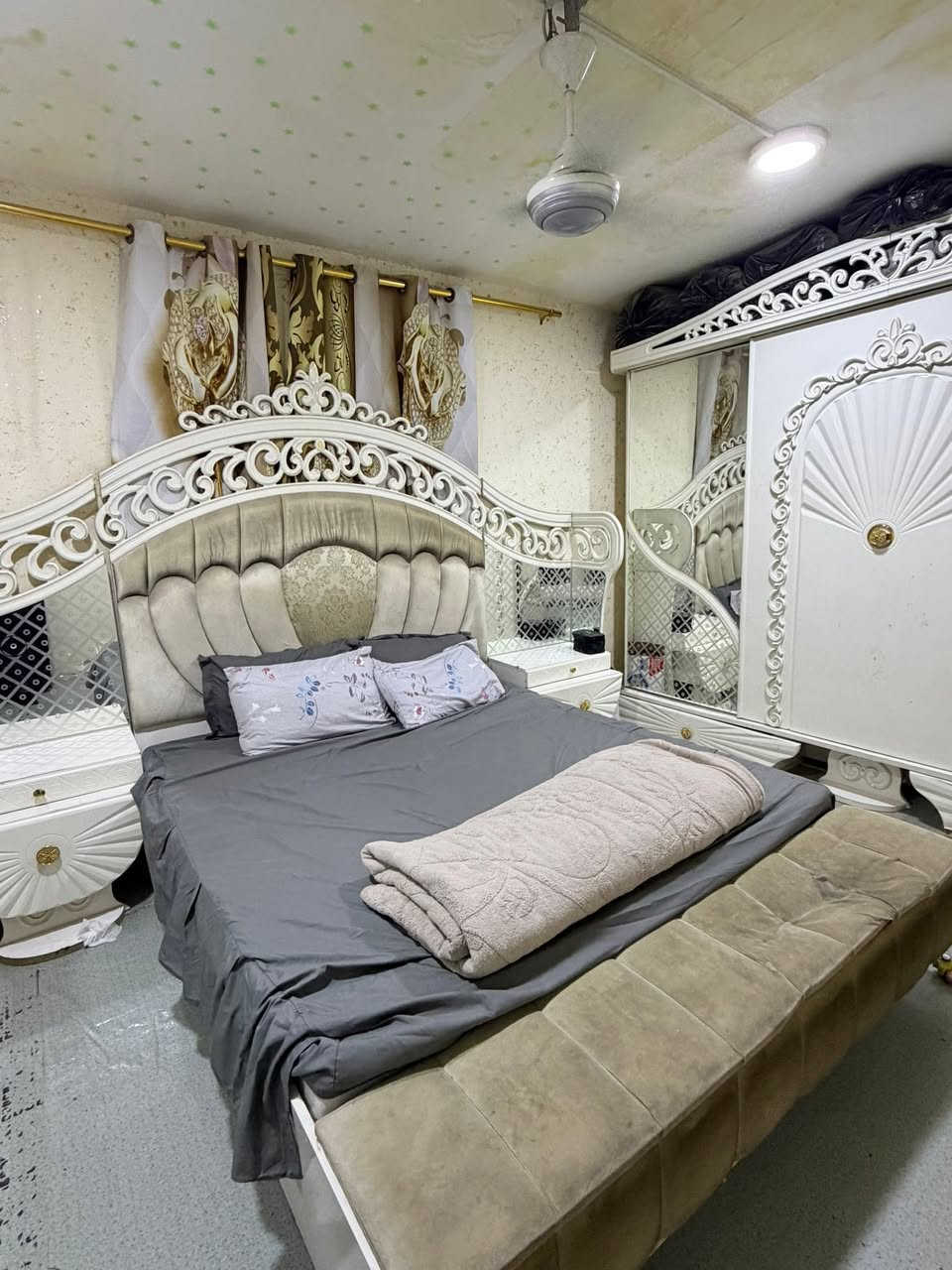غرفة نوم ضخمه للبيع بها اضرار بسيطه بل شازلون ومرايه العنوان بغداد البنوك
+964 774 422 0333


**إذا كنت صاحب هذا الإعلان وتريد حذفه لأي سبب، رجاءا أرسل رسالة إلى الدعم الفني**