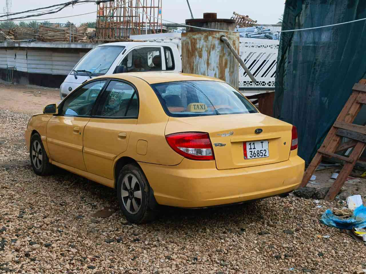 السلام عليكم
كيا ريو مديل 2005 تكسي رقم بغداد نكليزي مصفره هيئه وغرامات عندي وكاله بيها راعيها موجود 
كير ب حاله جيده مكينه دخن يرادلها تجفيت او تبديل سعر المكينه 400 الف توكع من سعرها السياره عوزها ترتيب بسيط تجي تفحص وتقتنع اتكفل ب الوصوليات فقط مكان السياره كربلاء المقدسه الحر السعر 38/// ***********

