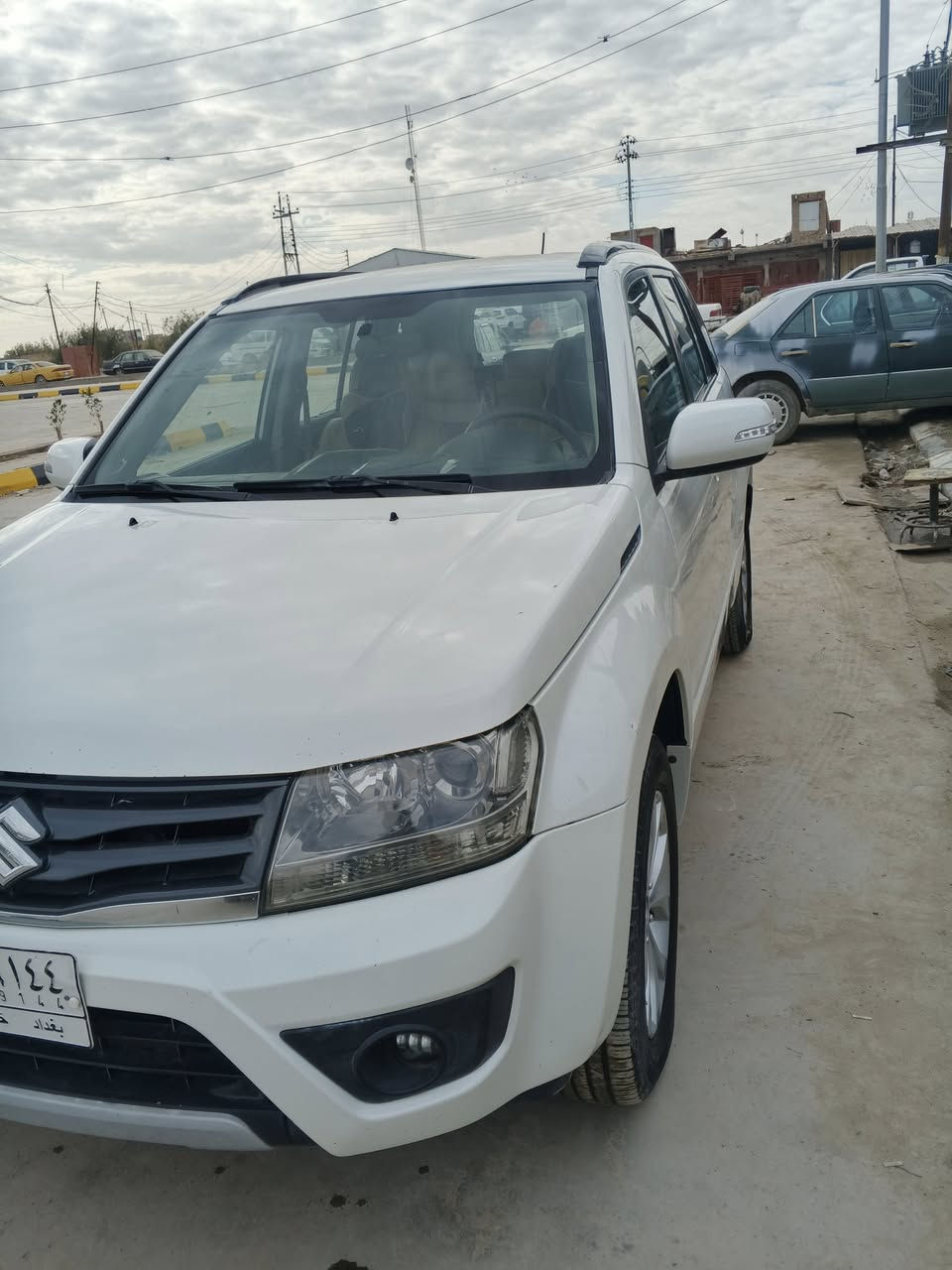 فيتارا 16فور ويل بصمه مكفواله من صبغ وظربه رقم بغداد الاتصال *********** وتساب اوتصال السعر مال بيع 130ورقه قفل
