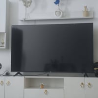 شاشه حجم 60للبيع 350 وبيها مجال جديده ممشتغله 07748662096