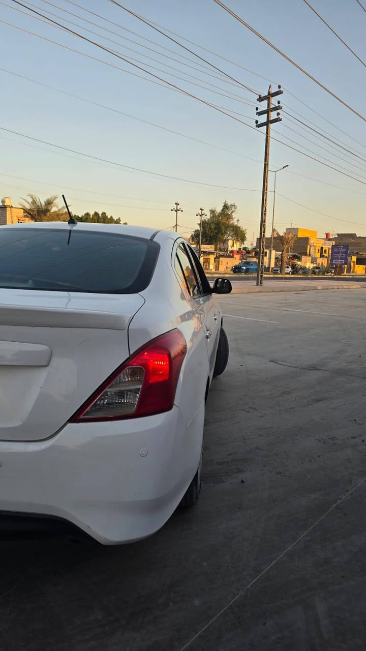 نيسان صني موديل 2020 ماشيه ٧٨ الف ويل ١٥ السياره بيه بارد قطعتين وباب خلف السايق بيه شبرين صبغ سياره حلوه ونضيفهه السعر ١٠٤ وبيه مجال بصيط باتري جديد وتخم تاير*********** النجف, العراق
