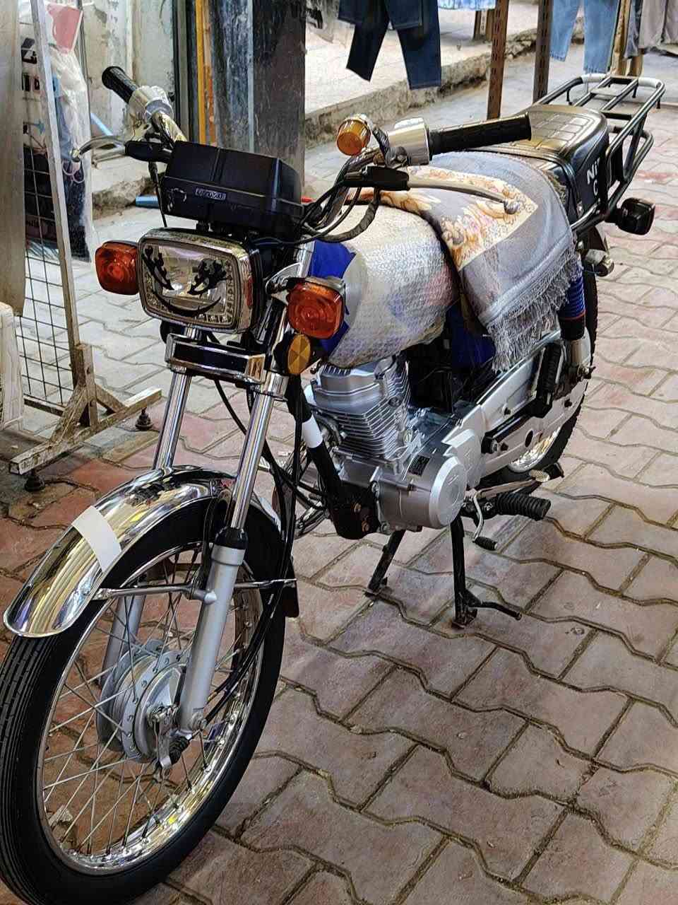 سلام عليكم
دراجه نامه امتياز
موديل 2024
الدراجه نضافه فول شوف عينك
اوراقها كارتوني مو استنساخ 
يعني الارغب بلسوك 
السعر 600وبيها مجال بسيط
الاتصال عله الرقم ***********
