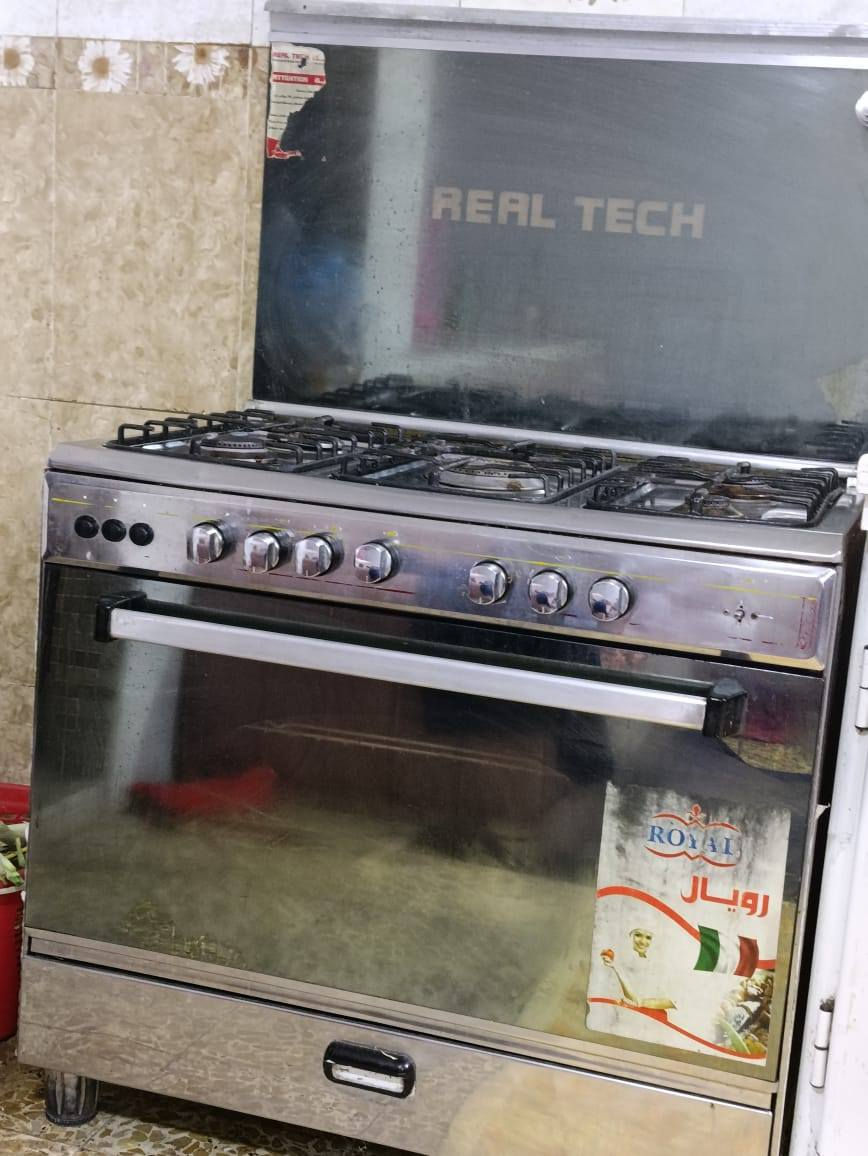 طباخ للبيع 5 عيون + فرن شغال نظيف جدا. للاستفسار الاتصال على الرقم ***********  او المراسله خاص
