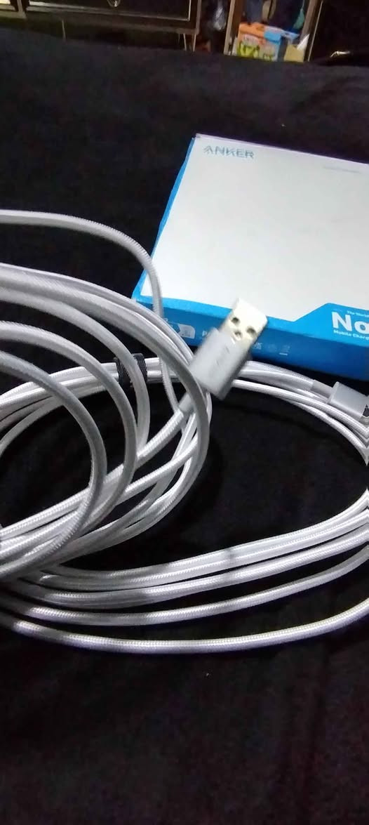 Wired Anker type_c
2pcs
New
دوودانە کێبلی تایپسی مارکەی ئەنکەر نوێیە
کێبلەکان درێژن
نرخی 20هەزاردینارە
شوێن هەولێر
***********
کیبل انکر 2عدد جدید
سعر 20الف
مکان اربیل أربيل, العراق
