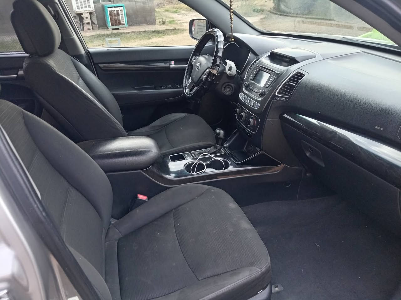 السلام عليكم سياره للبيع كيا سورنتو موديل ٢٠١٥ أمريكي رقم بغداد مكان سياره بغداد اليوسفيه السعر ١٥٥ وبيها مجال رقمي *********** كورك ***********
