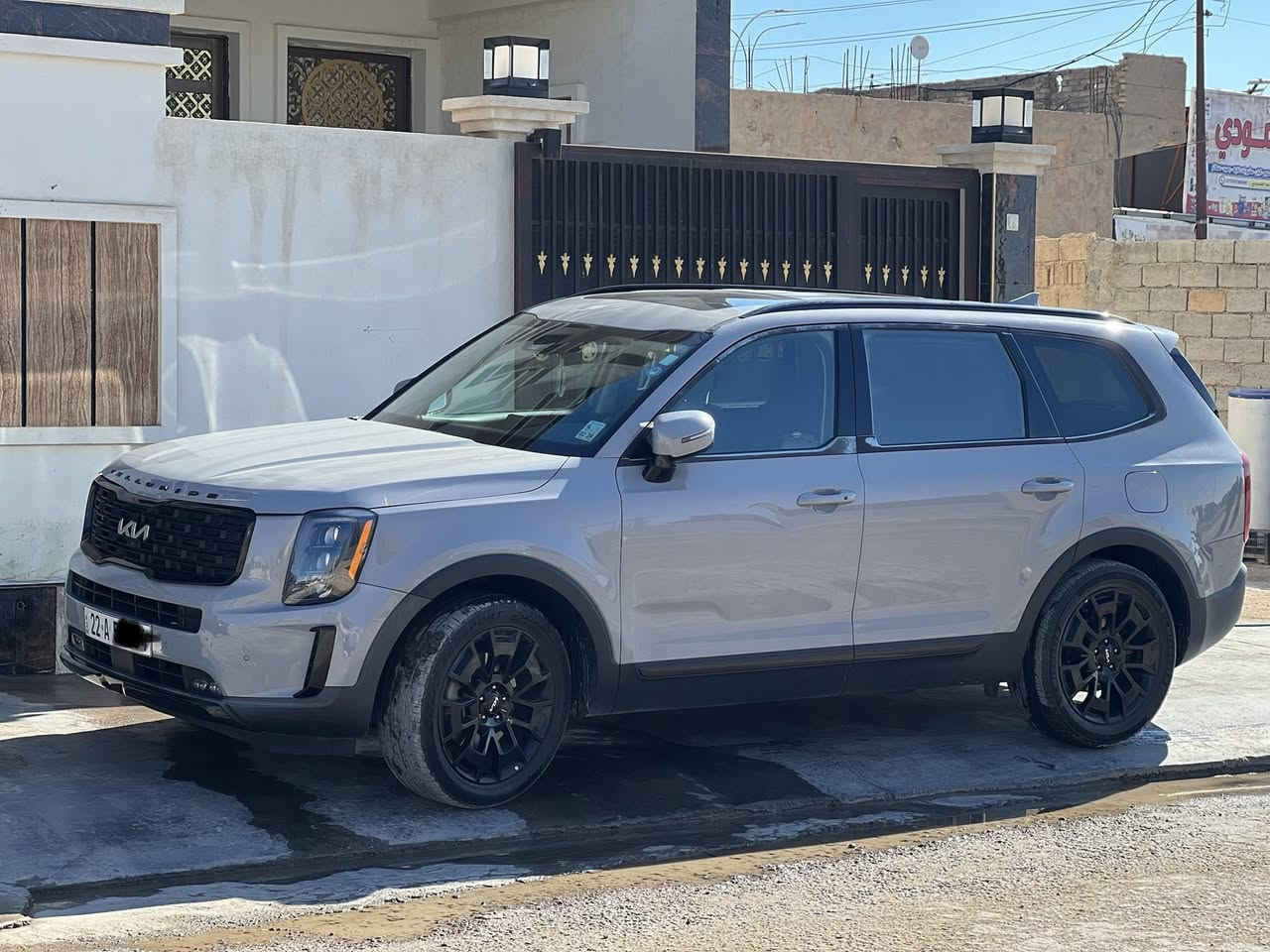 االسلام عليكم شباب
كيا تيلورايد  موديل 2022  

وارد امريكي مكينه v6)3800)

رقم شمالي اربيل 

فتحه سقف

عداد المسافه (58000) ميل 

مواصفات فول

كشنات جلد منفصل 

هند بريك بصمه 

راداد امامي وخلفي وجانبي 

اوتو ستوب 

اوتو هولد 

اشاير بل مري 

كشنات تدفئه 

كراسي كلهن كهرباء 

 (الحادث)موجوده
  جاملغ خلفي شبر  بس بارد واضح بالصوره 
وباب الامامي الايمن شخط مال بايسكل بسيط هم واظح بالصوره 

مكان سياره الانبار فلوجه 
للتواصل فقط على الارقام 👇اتصل وادلل 

( رقم هاتف ) ***********  
( رقم هاتف ) *********** وتساب
