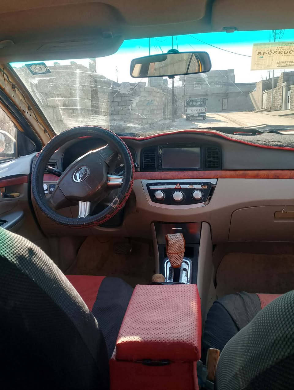 سياره ليفان للبيع موديل 2011كير محرك كورله يارس توماتيك  بيه واجه مال سنويه شرط الوكاله والتحويل  من الشرعي كابون ما مسجل هيئه 100الف مكان السياره موصل تل الرمان السياره حالين واكفه يم الباب طفيته وما تشتغل ابيعك عل عطله تسحب وتمشي ماعرف عطله شنو ماوديته يجوز نوزل مجول السعر 30وبيها مجال بسيط و ترهم معارض حسب القناعه بس شرط محرك وكير ‏‪0751 245 1495‬‏    ‏‪0770 251 3104‬‏
