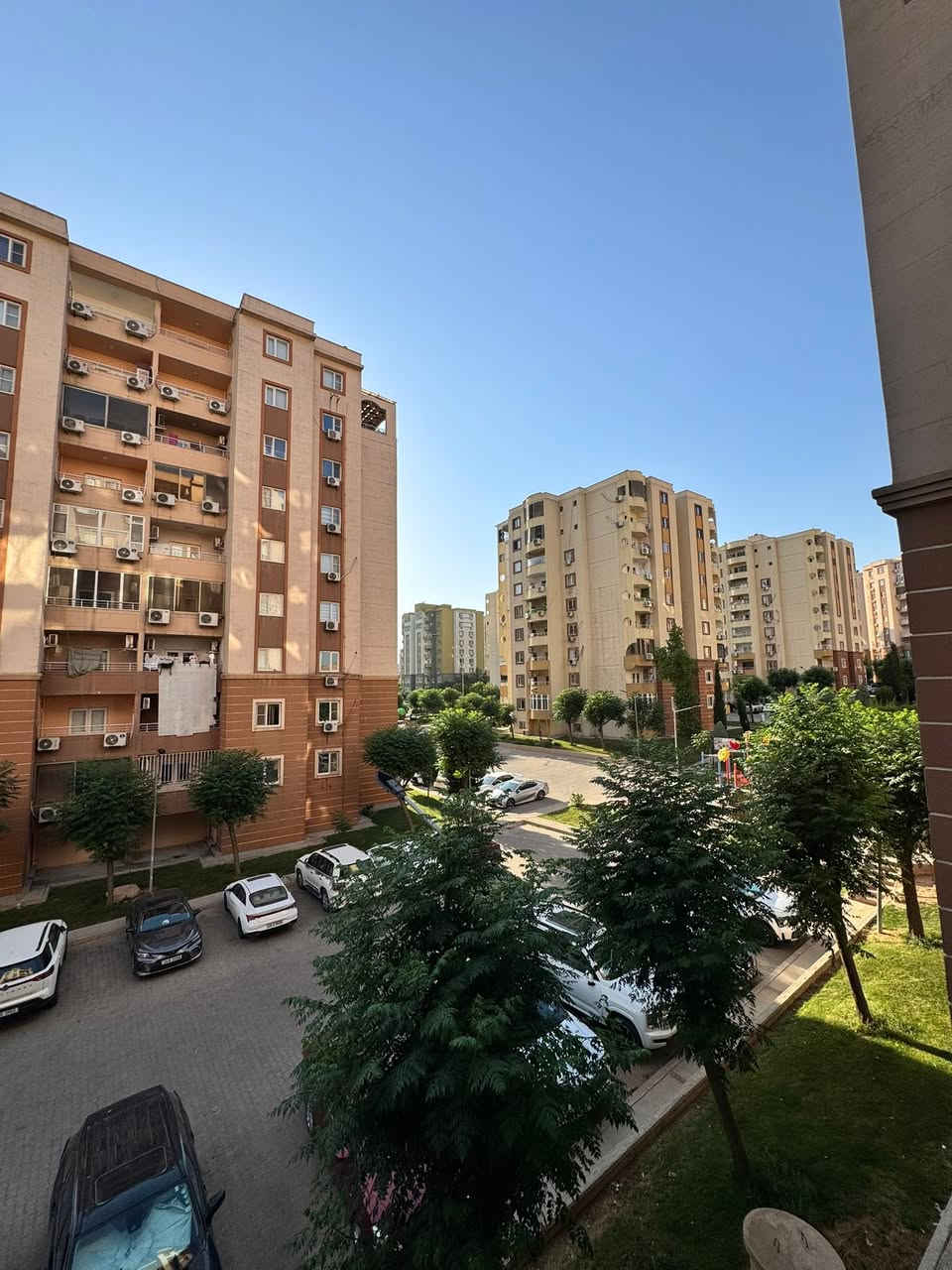‼️ افروستي - Avrocity ‼️
⁨
🏢 شقة فارغة للبيع في أرقى و ارغب عمارة

✨ افروستي – Avrocity

🔹 نوع - B سويد
🔹 جنوب غرب
🔹 مساحة - ١٨٦ م
🔹طابق 4 
🔹 الشقة تتكون من ثلاث غرف نوم

💰 الدفع : ✔️ كاش

📞 للاستفسار و التفاصيل :
مكتب VIP دهوك للعقارات

📱 ***********
📱 ***********

💬 أو تواصل معنا على الخاص أو عبر الواتس أب
