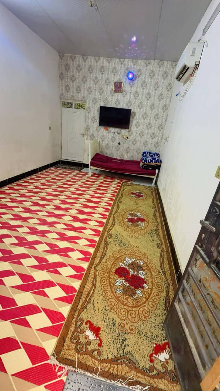 بيت للبيع جسر ديالى منطقة جامع طه بفرع اسواق جمانه  للاستفسار على الخاص او الاتصال على هذا الرقم  ***********
