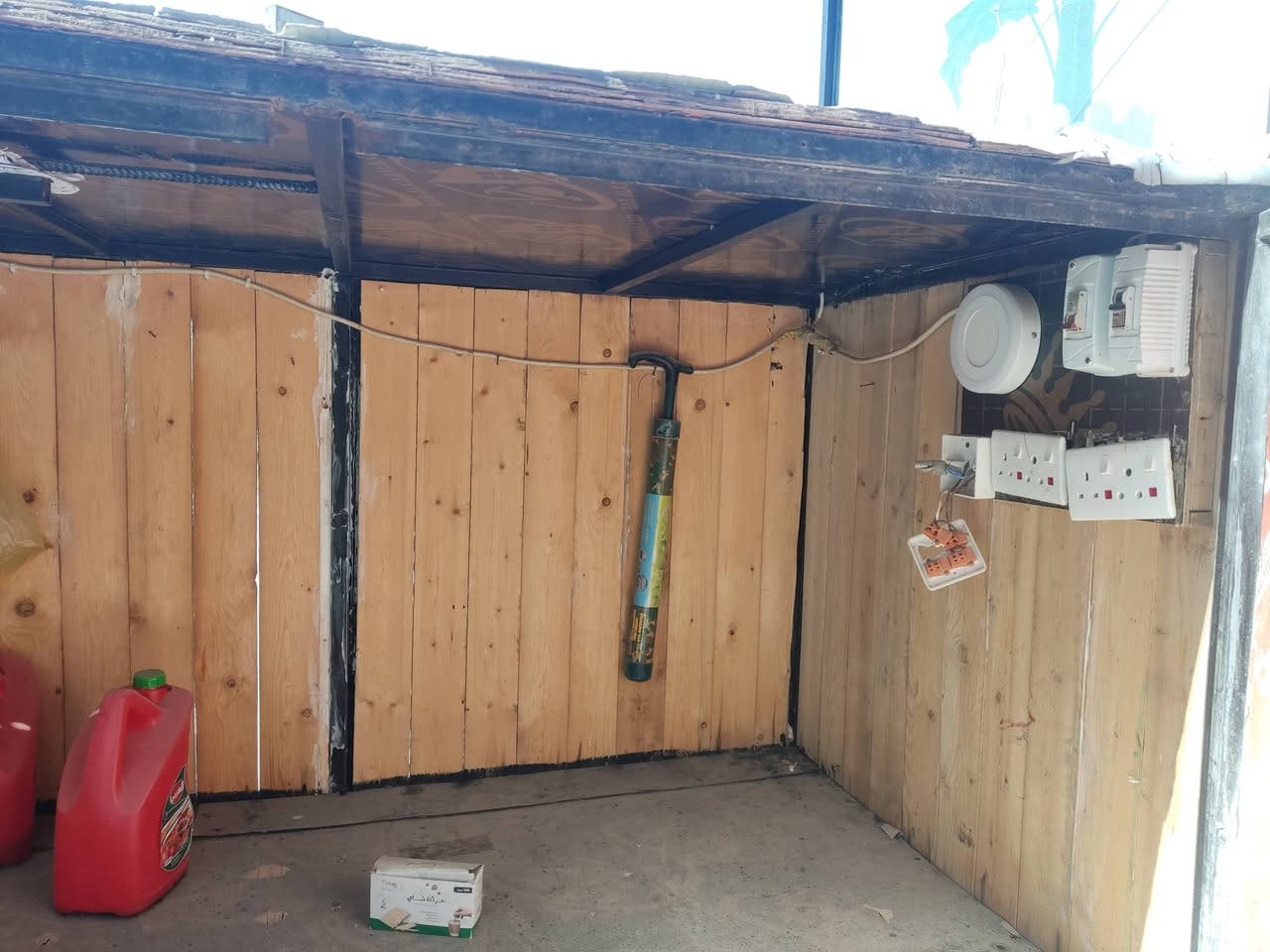 سلام عليكم بسطيه للبيع المكان البصره السعر 500 
***********
