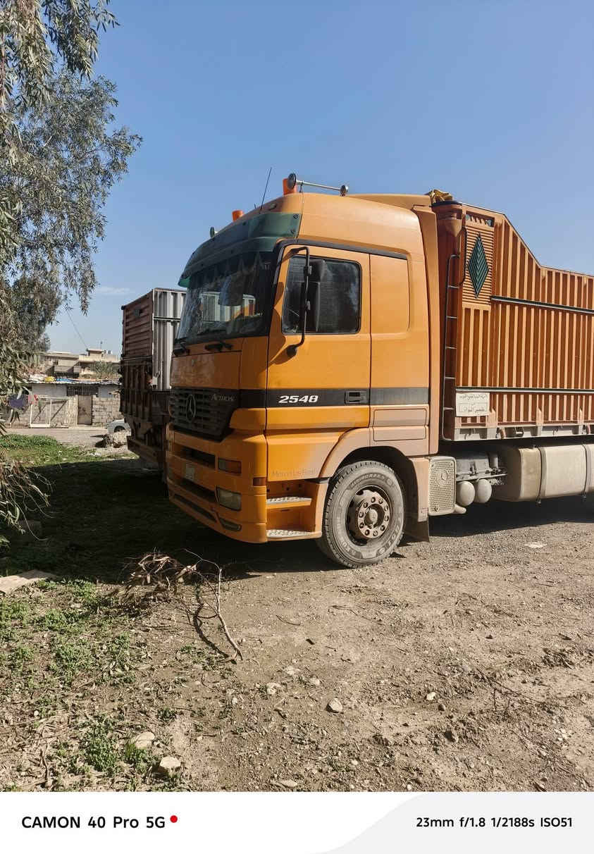 السلام عليكم
اكتروز سنكل خلفي دبل تاير بلادي 2002/ 2548 مكينه V8 دبل سوبر قاطره ومقطوره عربانه سوريا الطول 8/60  سياره كامله على الشغل جاهزه طخم تاير رقم نينوى شرط التحويل 

السعر540$ورقه وبيها مجال 

***********واتساب 

***********
