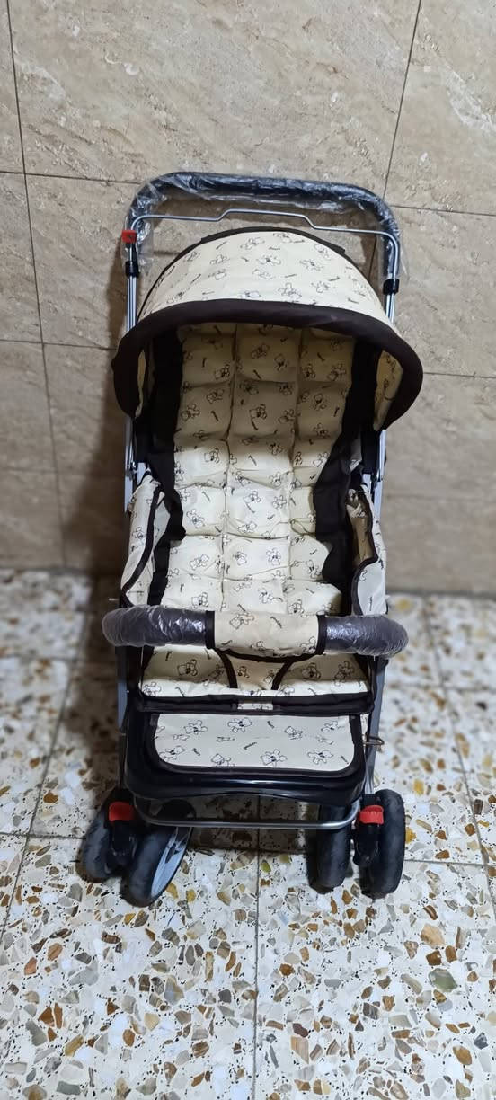 عربانه طفل جديده مامستخدمتها ولا ومره مريحه جدا تصير منام وجلوس بيها3 وضعيات وزنها متوسط متتعب بل شيل وشكلها فخم وحلو واليده تتبدل اماميه وخلفيه وتايرات دبلات وبيها مضله والمقعد ديباج مريح جدا وبيها حزام امان حته الطفل ميوكع لو يتحرك  سعرها 45 
حي المهندسين شارع ١٥ فرع اسواق خوخة


**إذا كنت صاحب هذا الإعلان وتريد حذفه لأي سبب، رجاءا أرسل رسالة إلى الدعم الفني**