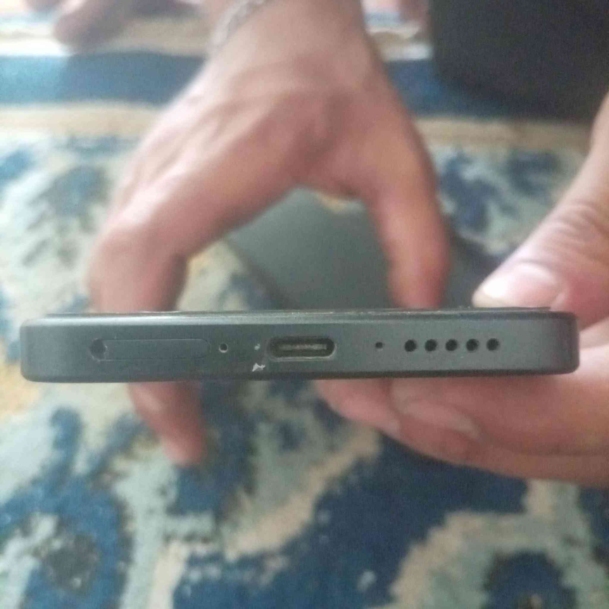 السلام عليكم POCO X7 PRO  ذاكرة 512 عشوائية 12 عالمي الجهاز نضيف كلش واحلى من الصور بهواي بي بس مالت السيم كارت مثل ما موضح بالصورة وباقي التفاصيل بالصور رايده ب450 وبي مجال بسيط مكاني رميثه هذا رقمي ***********.
