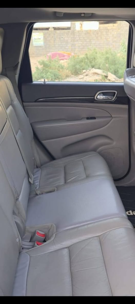 جيب لاريدو مديل ١٣ وارد أمريكي فول مواصفات واحد علا واحد كفاله من لغود شواصي دواخل حادثها طخطخات ومصلحيهن نفسهن ماشيه ٢٠٠ ميل بسمي عارضها ١٦٥ وبيها مجال مكاني شغله إستفسار الاتصال على الرقم التالي *********** مكاني بغداد ***********مكاني شعله
