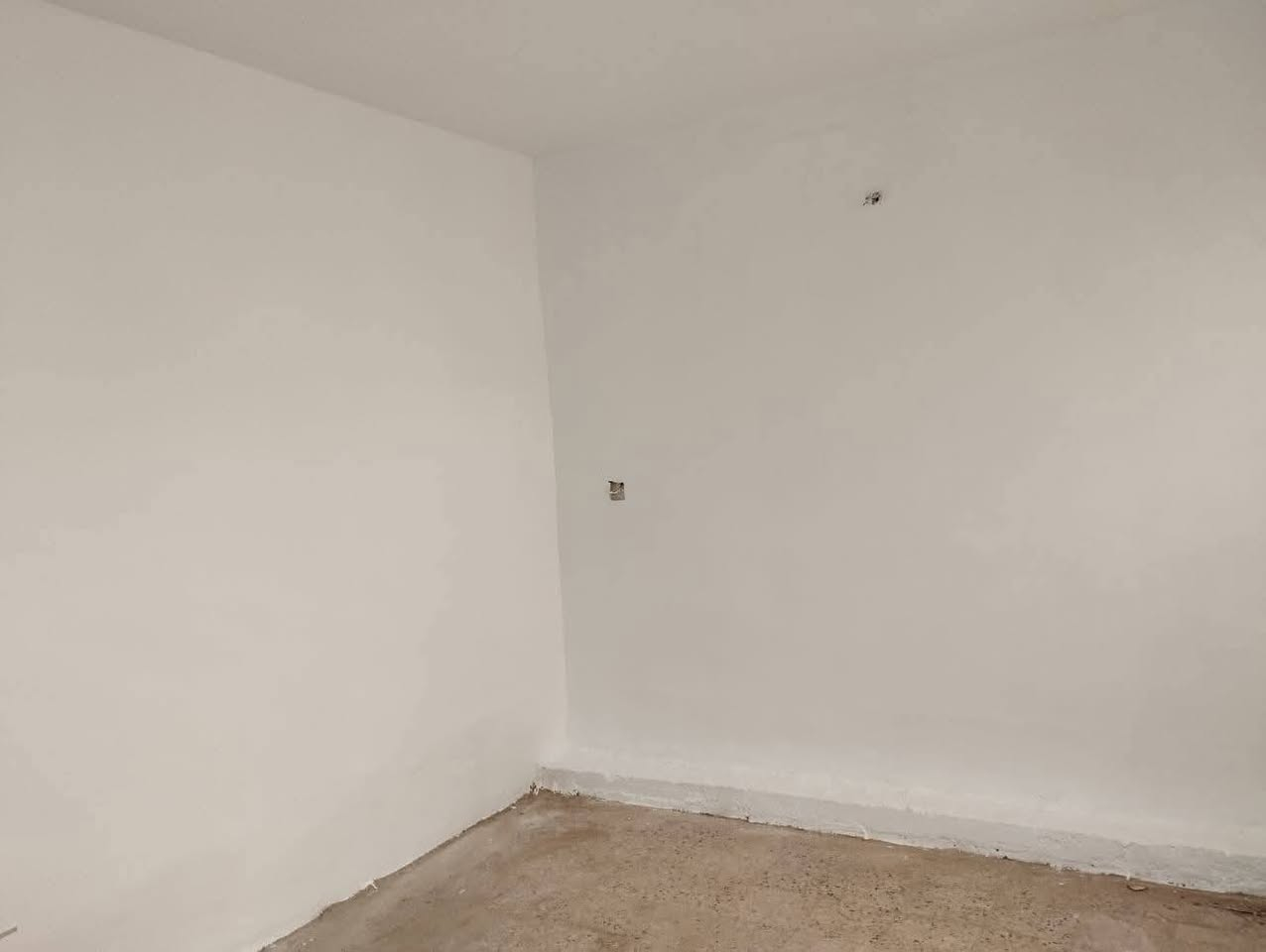 20 مليون رهن + 200 الف ايجار شهري
الاتصال على الرقم *********** الشيخ ابو جعفر ( مباشر من دون دلال )
مشتمل بمساحة 227 متر في حي العلماء مكان ممتاز طابق اول معزول تشطيبات نهائيه يحتوي على  :
ساحة خارجيه خاصه
حمام عدد 2 ( غربي و شرقي ) 
غرف عدد 2 ( واحد من الغرف ماستر تحتوي على حمام ) 
مطبخ + كاونترات 
سخان ماء
ماطور ماء
خزان ماء
فلتر تصفية لماء الخزان 
مخزن في الطابق العلوي
 
علما ان تاسيسات المجاري ، الماء و الكهرباء و السيراميك كله جديد
 
المطلوب 20 مليون رهن + ايجار 200 الف دينار شهريا
للطلب و الاستفسار يرجى الاتصال على الرقم *********** الشيخ ابو جعفر ( مباشر من دون دلال )
