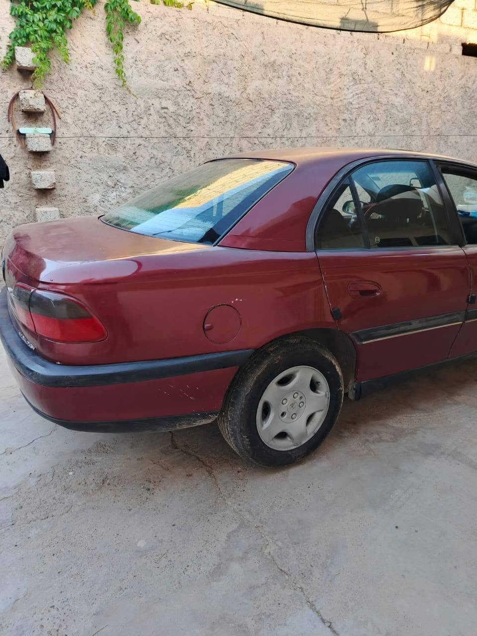 للبيع سيارة اوبل بزون ، موديل 94 ، ماكنة قبخ اسود ، گير اوتوماتيك ، صبغ جمالية بدون ضربة او خياس ، طخم اطارات جديد كوري ، محرك مجفت جديد ، سنوية نافذة الى 29 ، رقم مسطرة ، كابون بانزين ، سيارة بأسمي رقم نينوى ، السعر 50 ، رقم الهاتف *********** و ***********.
