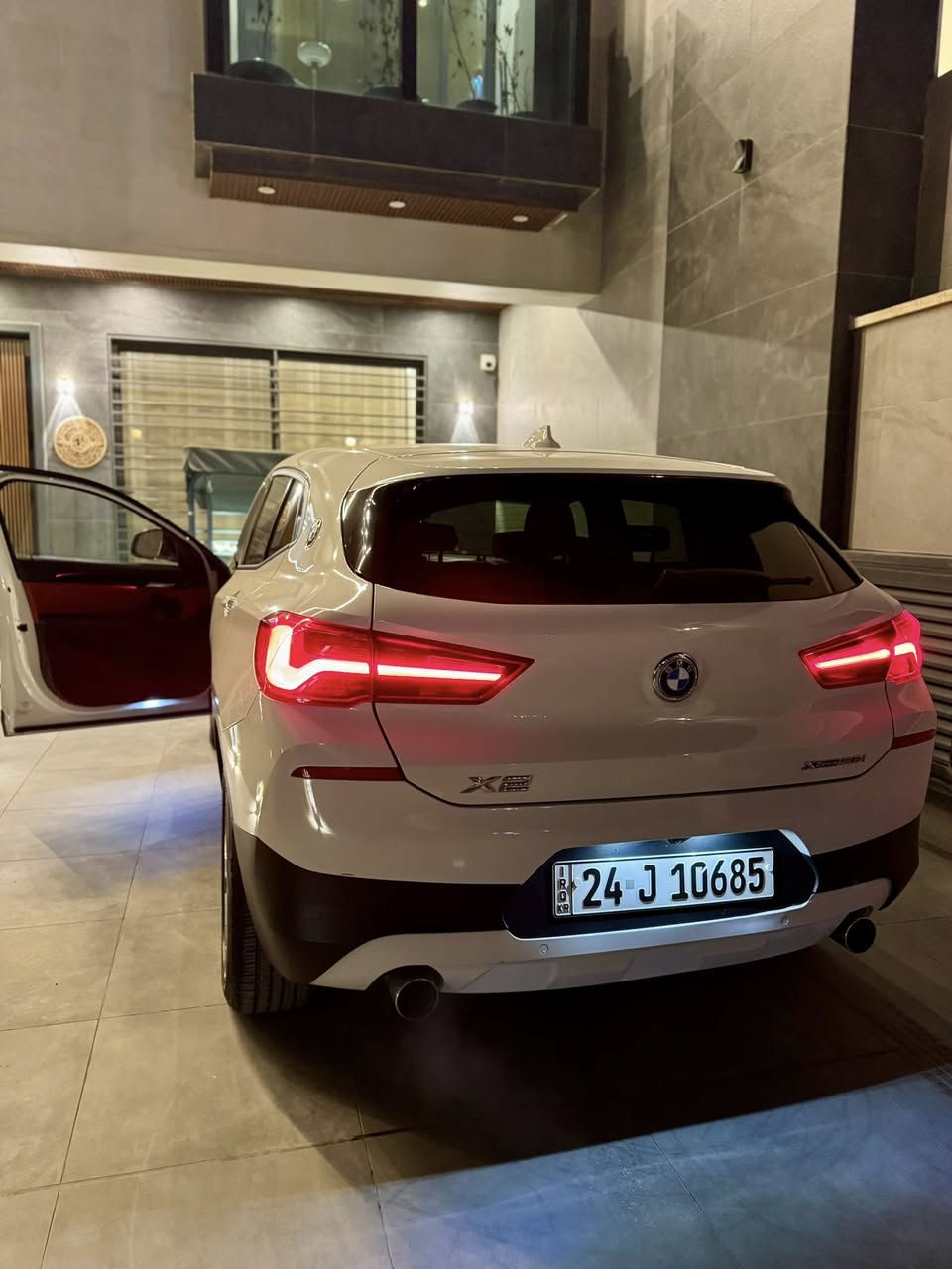 BMW X2  2020
4 سلندر اقتصادية
السيارة فول مواصفات 
بانوراما
تحديد مسار حساسات 360 
كشنات تدفئة وخزن ميمري داخل لون احمر
السيارة صاروخ كير ومحركة كفالة ماشية 68 ميل
السعر 175 بيها مجال السيارة باسمي ثاني يوم احولها 
اي استفسار ***********
