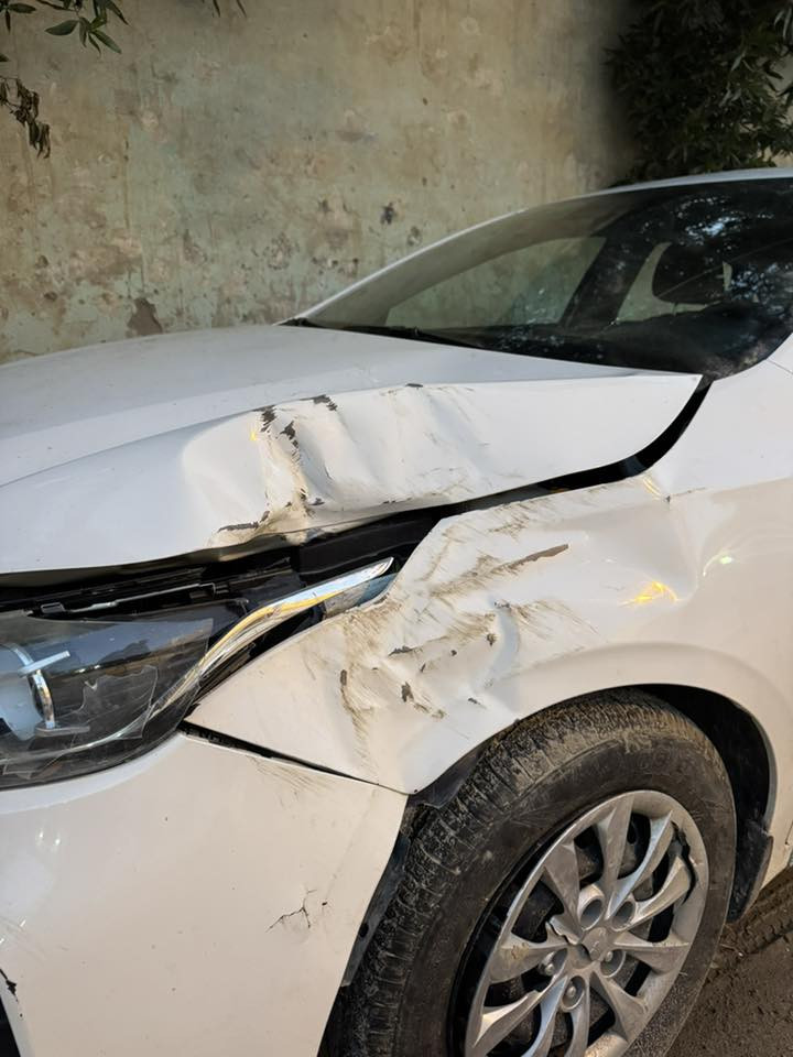 رقم بابل بأسمي هزه وسنويه جديده 
الحادث كما موضح بالصور بدون ايرباك وبدون شواصي 
السعر 120 وبيه مجال اذا مو شراي لا تكسر بيه 
مكان السياره نجف/ناحيه العباسيه 
التواصل على هذا الرقم ***********
