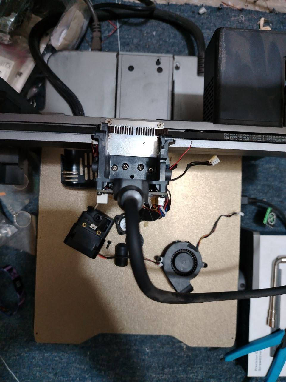 طالبعه creality hi combo
مستخدمه استخدتم بسيط اقل من ٢٥٠ ساعه 
عطلها مشكله بالهيد ( هيد كامل يرادله تبديل مذر + هيت سنك + اكسترودر ) 
ال cfs نظيف و ما بي اي مشكله 
تواصل وياي خاص للاستفسار 
او اتصل على رقم ***********
