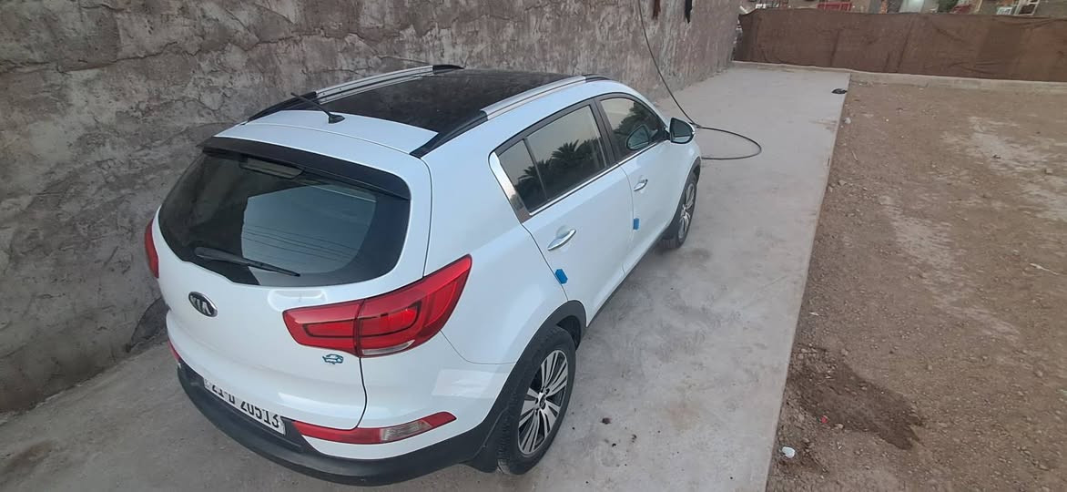 سبورتج موديل 2015خليجي مكينه 2000درش فول مواصفات بنراما تحكمات داخل لونين  مرايات شفط حساس امامي خلفي وهواي مواصفات سياره جديده ومبيها اي نقص كير مكينه صدر كله ع شركه برغي ممفتوح بيها رقم سليمانيه باسمنه تحويل مباشر سياره مكفوله كفاله عامه بيها شويه صبغ باب الصدر فقط السعر 155ورقه مكاني بغداد الدوره ***********
***********
