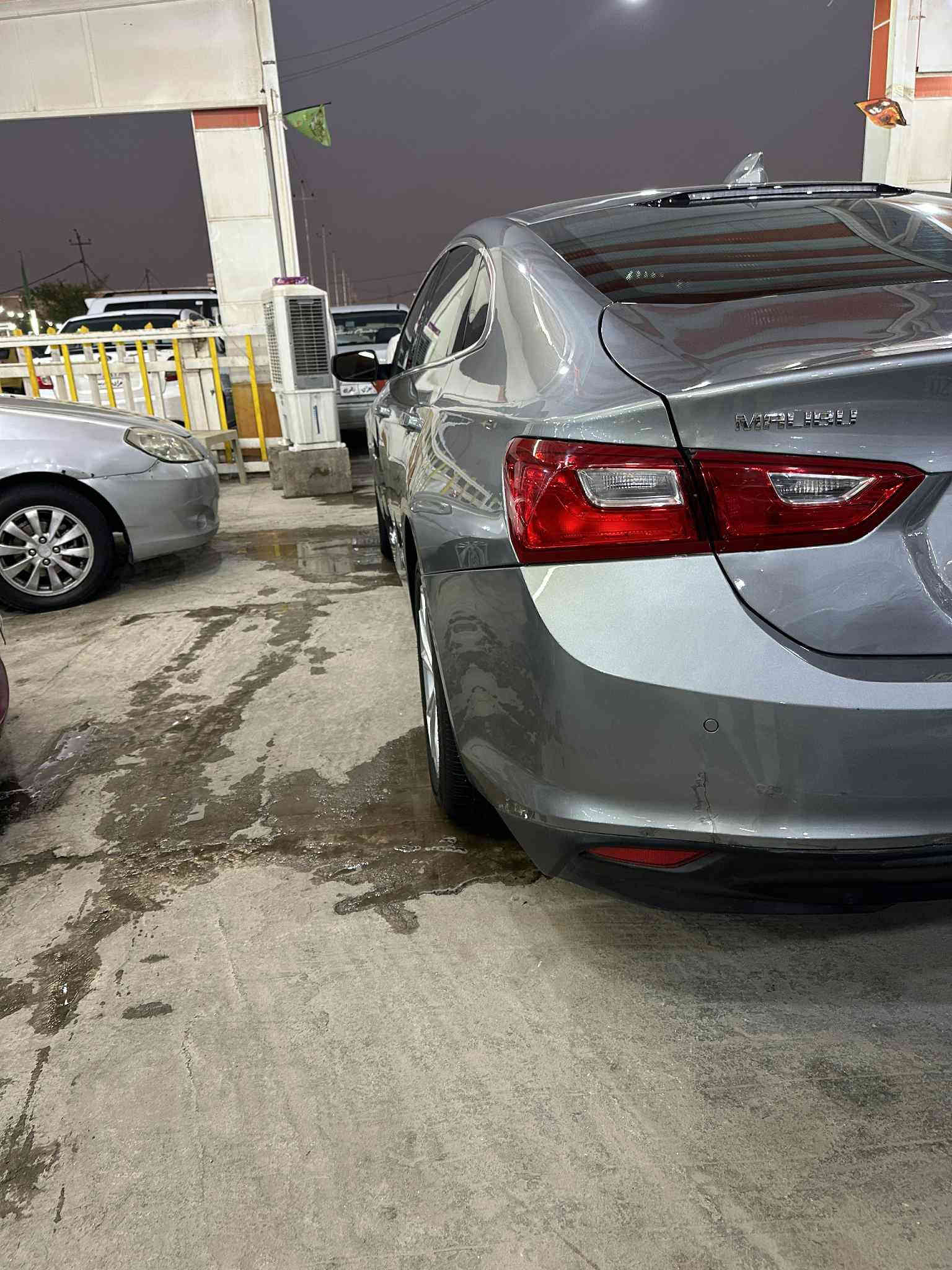 شيفرولية ماليبو LT موديل 2025 زيرو بعدهي 
#الضرر :موضح بالمنشور بس البنيد مبدل ومصبوغ كله مصلح وشغل درجه اولى 
#الرقم : بغداد دولي حره مدفوع گمرگ 

#المواصفات :

▪️السيارة : شيفرولية ماليبو 
▪️المحرك : 1.5L توربو (اربعة سلندر)
▪️حجم الويل : ويل كب حجم 18
▪️بصمات عدد 2 للأبواب مع بصمة جنطة وبصمة تشغيل وتشغيل عن بعد
▪️لايتات اصفر مع كشافات دعامية LED
▪️سايد بريك دگمة
▪️شاشة الدشبول حجم كبير ( ايباد )
▪️كامرة خلفية دوارة اصل مع الستيرن
▪️كشنات السيارة مخمل اسود 
▪️تدفئة لكشنات المقدمة
▪️تحكم فول كهرباء لكرسي السائق
▪️قطعتين تبريد امامي وخلفي
▪️ تشغيل عن بعد
▪️جنطة كهرباء
▪️سستم صوت 
▪️تحكم ستيرن جهتين بلوتوث وحاكية وكروس سرعة وتحكم صوت 
▪️نظام ABS مانع انزلاق
▪️السيارة جديدة وبوضع الشركة.

السعر المطلوب :148ورقة مع المجال
 
الاتصال على : *********** 
مراوس حسب نوع السياره
