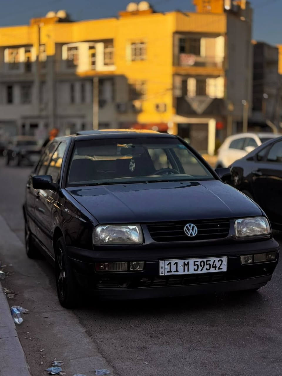 السلام عليكم للبيع كولف فنتو موديل 1993
محرك وكير جيد جدا
محرك 2000 
كير اوتماتيك
تبريد شغال ثلج
صدر جديد
كهربائيات كله شغاله
اي نقص مابيهه
السيارة بسمي
السعر 43 وبيهه مجال بسيط
المكان بغداد بالاعضمية
للإستفسار ***********
