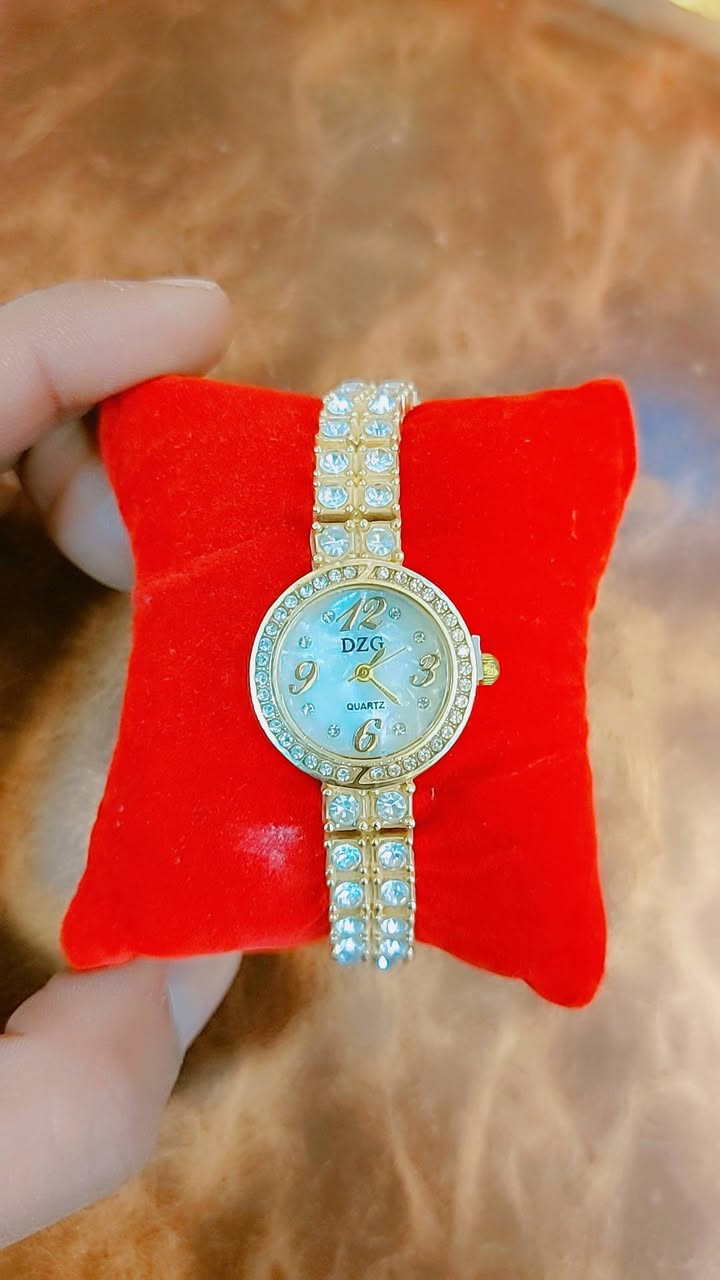 السلام عليكم كل عام وانتم بالف خير وصحة وسلامة
احلى موديلات الذهب اقصاد موجود للاستفسار على الخاص وشكرا


**إذا كنت صاحب هذا الإعلان وتريد حذفه لأي سبب، رجاءا أرسل رسالة إلى الدعم الفني**