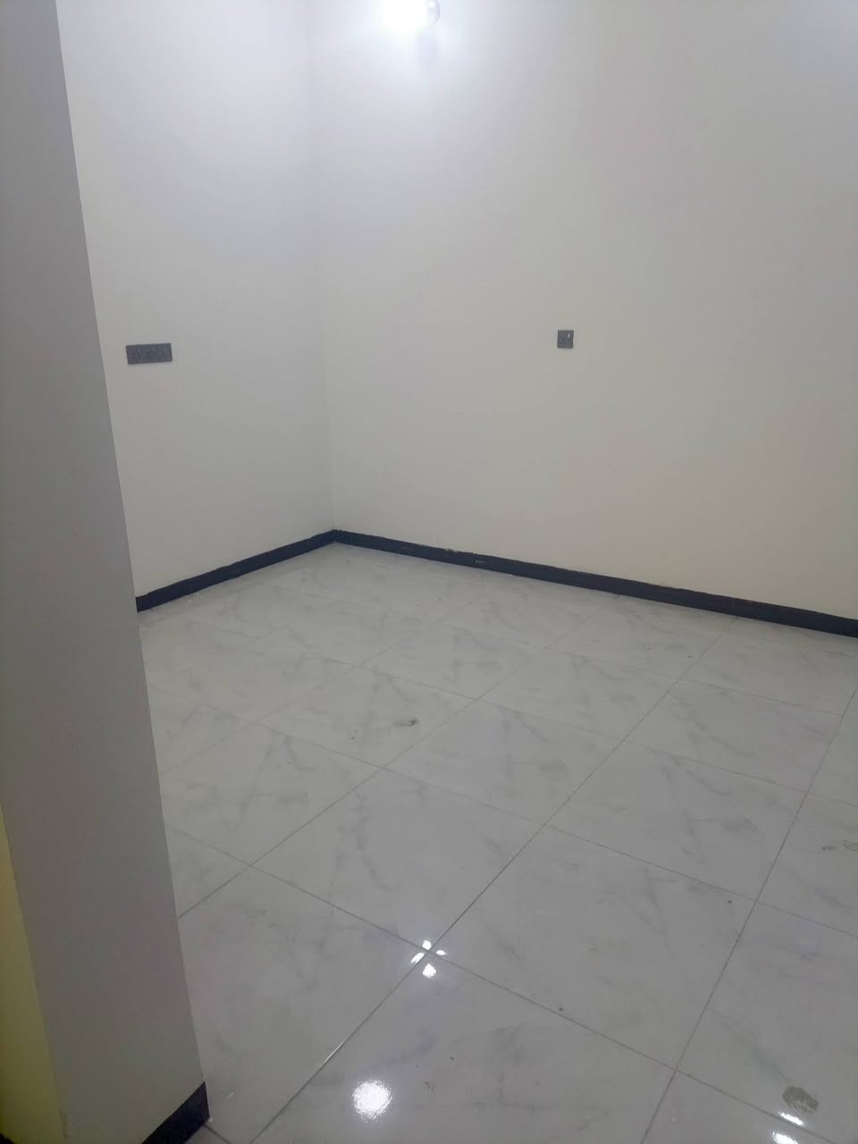 السلام عليكم توجد البيت الايجار في الرمادي قرب مطعم ريان ع شارع 40 
الهول وستقبال و مطبخ و حمام غرفه نوم٢# 
الايجار ٥٠٠
للمزيد من التفاصيل يمكنكم زيارة مكتبنا مكتب العين العقار ع شارع 40 مدخل الصوفيه الثانية 

او الاتصال على الارقام 

***********
***********

***********
