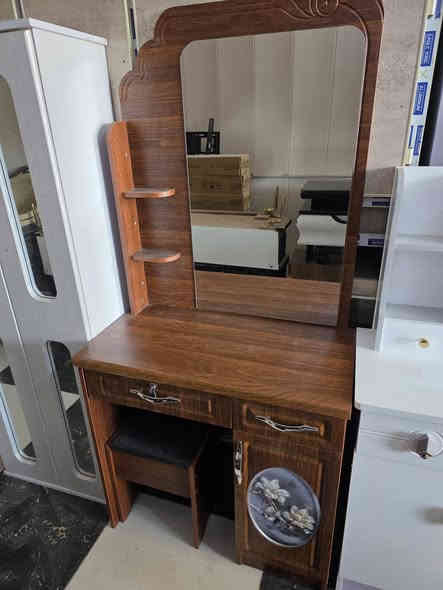 سلام عليكم 
من معرض عمار الشماطي للاجهزه الكهربائيه والأثاث المنزالي 
ميز مرايه تركي اصلي 
الوان وأشكال مختلفه

كنتور ٣باب نوعيه تركي 
الوان وأشكال مختلفه

جزامه نوعيه تركي 
الوان واشكال مختلفه

للاستفسار اكثر مراسله صفحه 💌 واتساب***********
