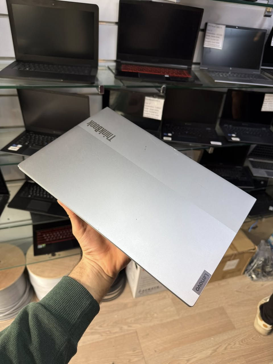 للبيعLenovo thinkbook G15
معالج Core i7/gen11 الجيل الحادي عشر 

رام  16GB-DDR4

 هارد  512GB-SSD

كرت داخلي شير 8GB كيكا

شاشة 15.6 انش

لابتوب نظيف وما بيه مشاكل 

السعر 540 الف واصل جميع محافظات

‏‎ماوس وحقيبة هدية مع الجهاز

ضمان لمدة اسبوعين بعد استلام

تفحص براحتك قبل استلام من مندوب

للتواصل عبر الواتساب او الماسنجر
***********
