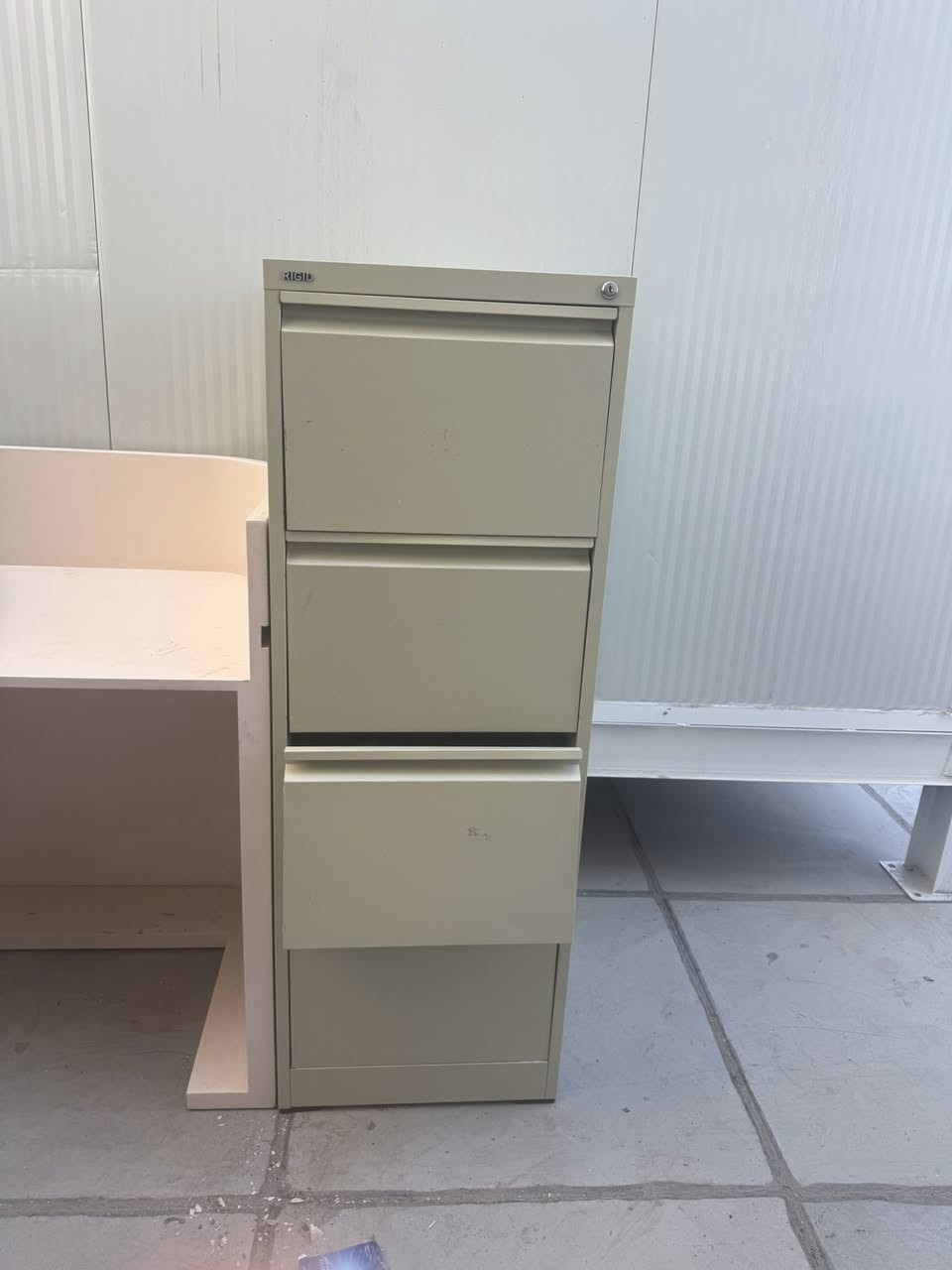 للبيع ميز رسبشن طول ٤ متر 
قطعة سبلت كنتوري داخلية 
لوكر مجرات 
غراض كلها نظيفة شبه جديد . مكان بغداد المنصور شارع الاميرات .


**إذا كنت صاحب هذا الإعلان وتريد حذفه لأي سبب، رجاءا أرسل رسالة إلى الدعم الفني**