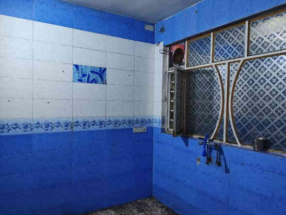 السلام عليكم دار للبيع الشماعية  ركن مربع  على الشارع العام طابقين بناء جديد اربع غرف مع  وثلاث حمامات مع استقبال كبير مع مطبخ  المساحة 105 م مجاور سيد عادل الدلال للاستفسار ***********
