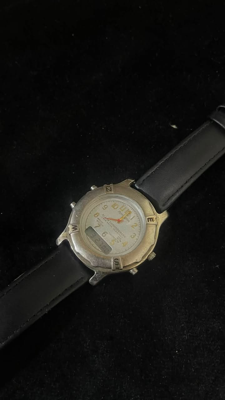 ⌚ ساعة Lorus Vintage – ستايل كلاسيكي مميز

إذا تدور على ساعة إلها هيبة ولمسة كلاسيكية، هاي هي الاختيار المناسب.
ساعة Lorus بتصميم نادر يجمع بين العقارب والشاشة الرقمية، ويا كرونوغراف ومنبّه، وسير جلد أسود جديد يكمّل فخامتها.

✨ المواصفات:

* ماركة: Lorus
* عرض عقارب + شاشة رقمية
* كرونوغراف + منبّه
* تصميم فينتاج مميز
* سير جلد أسود جديد
* مناسبة للاستخدام اليومي وللهواة

📩 للاستفسار والسعر راسلنا خاص.
الكمية محدودة، لا تفوتك إذا تحب الساعات الكلاسيكية


**إذا كنت صاحب هذا الإعلان وتريد حذفه لأي سبب، رجاءا أرسل رسالة إلى الدعم الفني**
