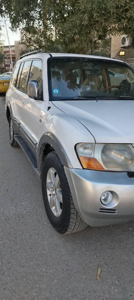 السلام عليكم باجيرو موديل 2007 مشروع وطني بسمي محرك وكير وتبريد مكفولات بيه صبغ باب وجاملغ امامي بدون دواخل موجود السونار بالمنشور للبيع الاتصال *********** العنوان بغداد شارع فلسطين
