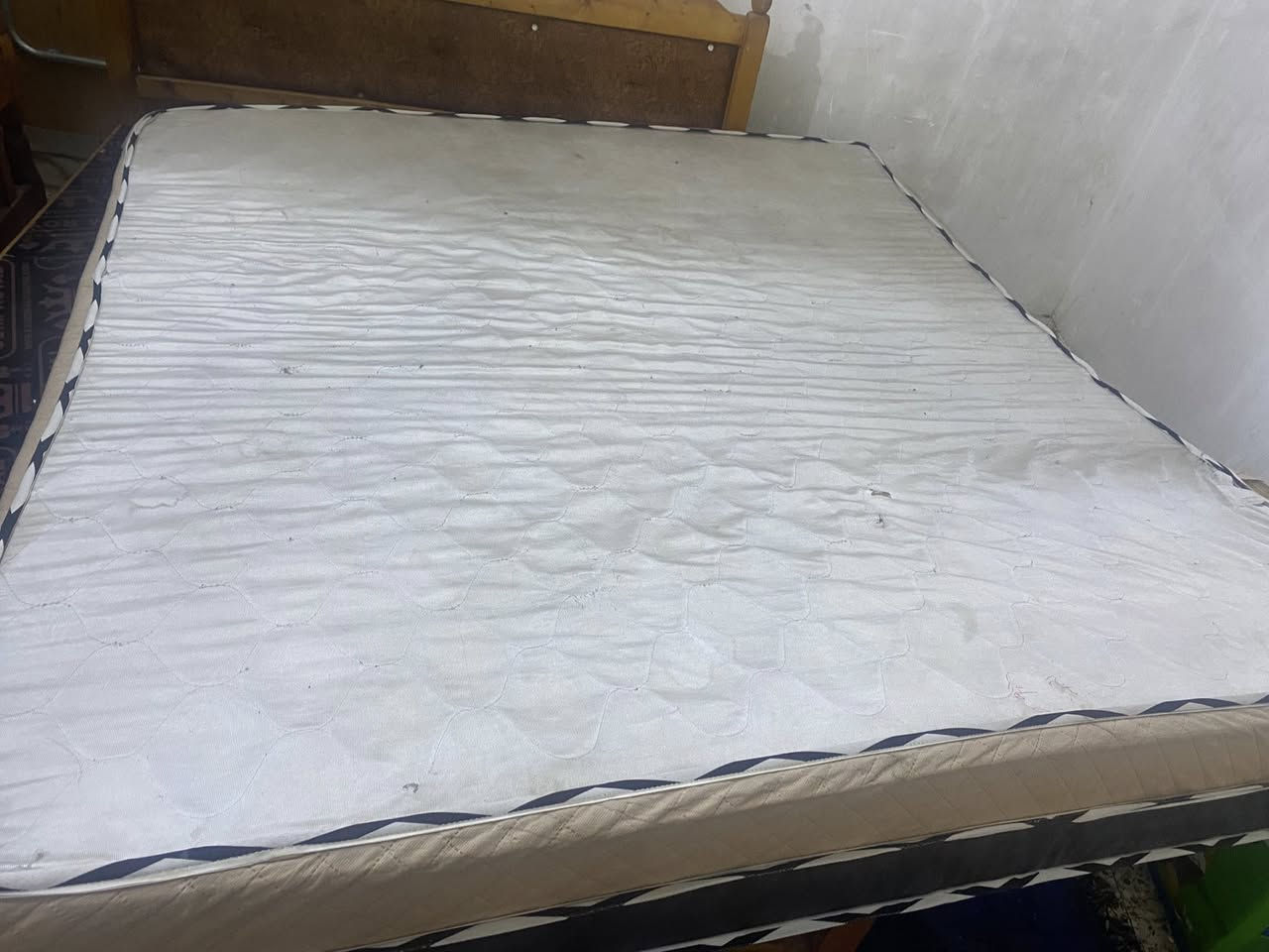 دوشك طبي ذو وجهين مع جربايه  عراقيه   نفرين.% عنواني بغداد البلديات. شارع المضمار
شغل عراقي مضبوط 
قياس الجربايه. الطول 190
العرض. 160 
السعر  220 وبيه  مجال 
***********
