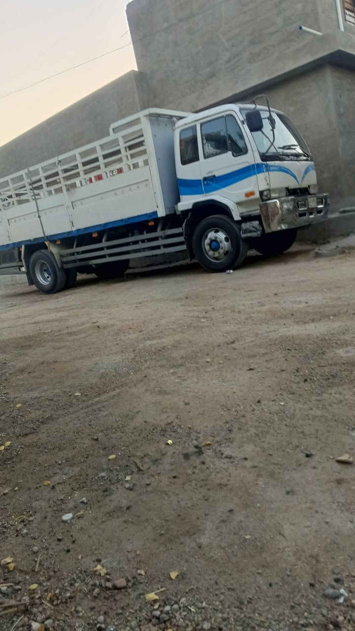 سلام عليكم نيسان فحل 8برغي تخم تاير مكينه عادي طول سته ونص رقم بغداد سياره حماله***********
