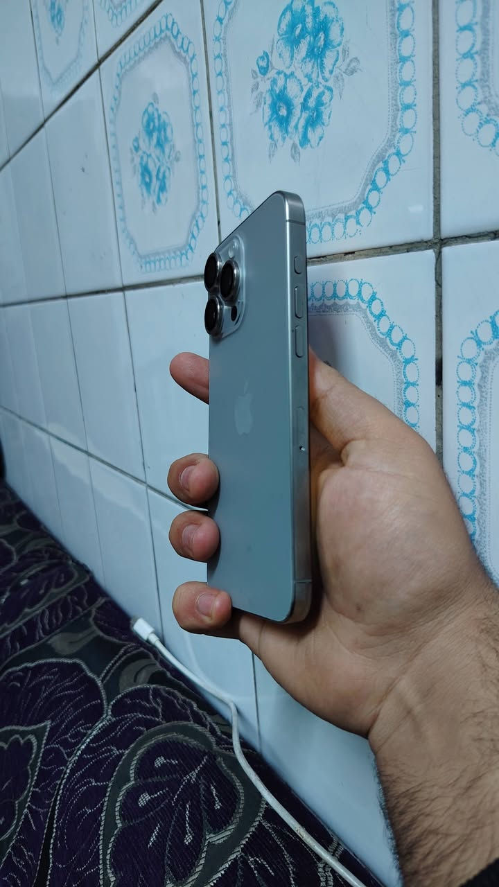 سلام وعليكم 15 برو ماكس الجهاز نضيف حيل زلغ مابي ذاكره 256 وبطاريته 90 بلاد الجهاز فقط مبدل شاشه اصليه فقط الجهاز نموذج ام شرق أوسط سعره 850 وبي مجال المكان بغداد البياع رقم الهاتف ***********
