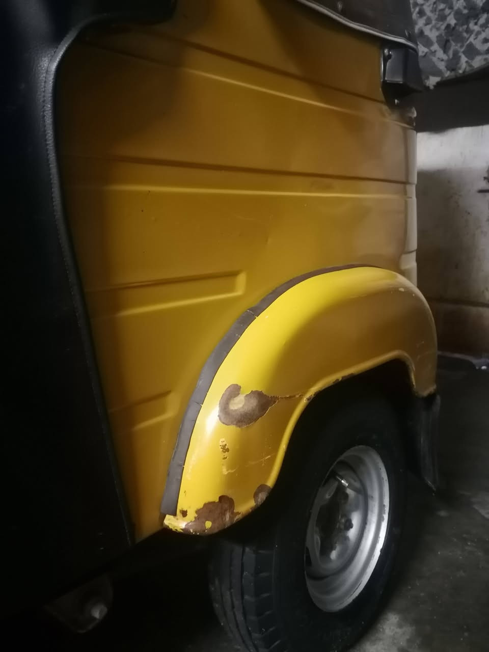 تكتك 19 شهر ١٢ يوم ٣٠
تكتك خير من الله نضافه 90 من 100 شوفت عينكم مكينه كفاله كفاله كفاله بعده ما مفتوحه بس تفيلس كشر نضيف مابي لا صبغ ولا معجون بي شخوط بسيطه وشوفت عينكم كهربائيات كله شغاله بريك المس تايرات جدد  س ع ر 7مليون و خمسميه وبيه مجال  ان شاء الله
*********** وتساب
*********** تصال
مكاني بغداد البياع تقاطع درويش
