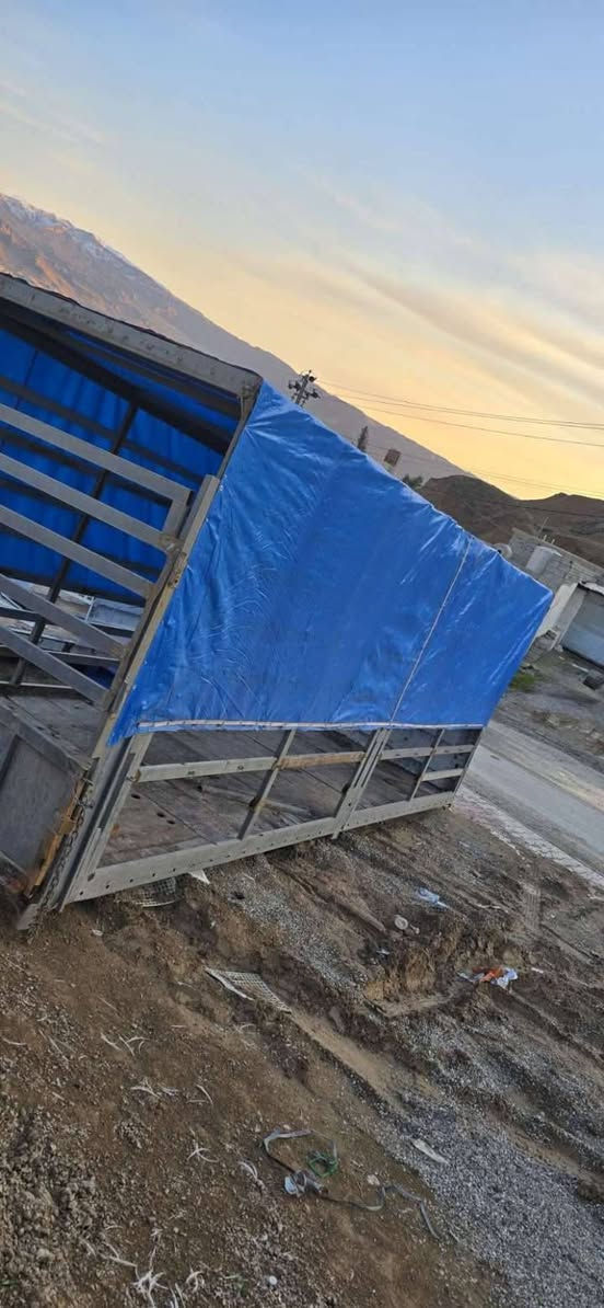 سلاو
بۆدی ئەتیکۆ بۆ فرۆشتن. درێژی 740 بەرزی 280. شوێن تەق تەق .
نرخی 14 وەرەقە
***********
