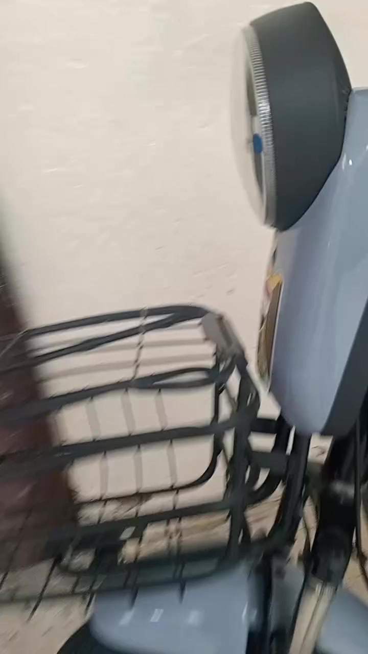 مرخصت مدير الكروب: سلام عليكم دراجه شحن حجم 14للبيع او مراوس بدراجه بانزين براس براس سعر الدراجه 230وبيه مجال الطيبين مستعجل عله بيعته مكاني بغداد مدينه الصدر  رقم ***********او خاص
