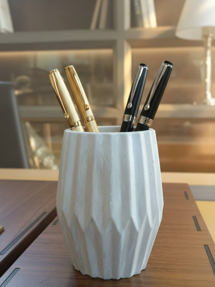 عاجل 📍 مقلمة للمكتب ولابد أروع وأجمل منها 
مصنوعة من الحجى ضد الكسر والماء والخدش
متوفر جملة و مفرد ✈️ توصيل لكل محافظات العراق 🇮🇶
للحجز والطلب راسلنا على الخاص او الواتساب
*********** 📍
