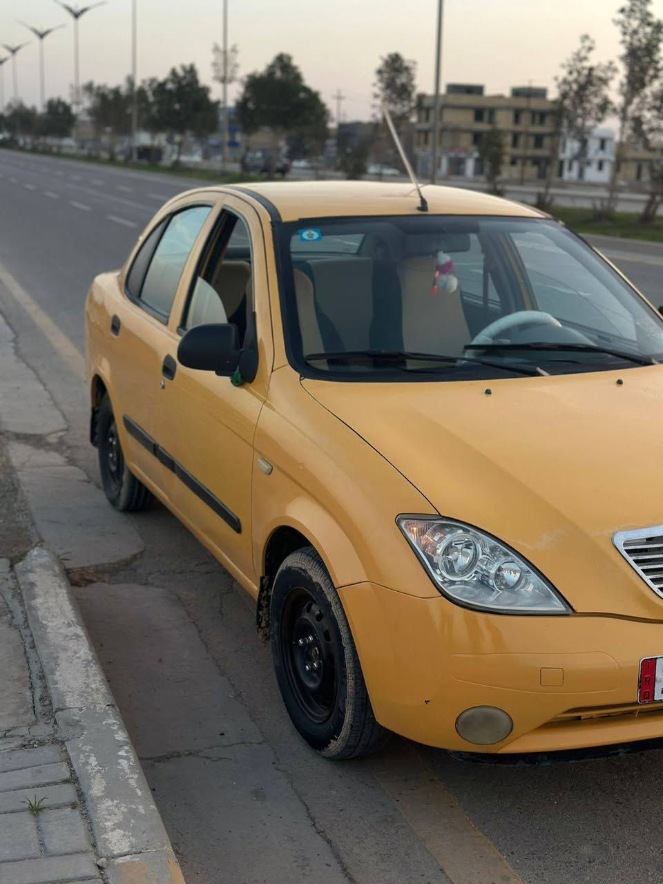 سلام عليكم سياره طيبه موديل 2015
سياره كفاله مكينه وكير تبريد تخم تاير سياره حلوه صدرقبل 3بدله سياره بسمي رقم واسط نكليزي مصفره هيئه وغرامات.     السعر  38مكان سياره كوت مركز.    ***********      ***********
