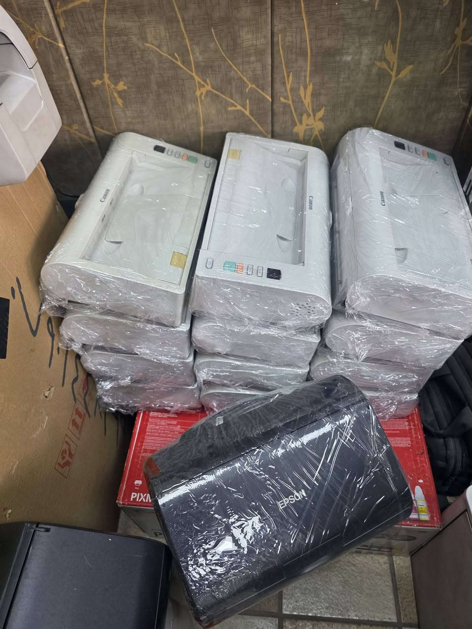 توفر سكنر ارشفة نوع كانون حجم 140 سرعة الجهاز 80 ورقة بالدقيقة بسعر 200 الف دينار  مع كافة الملحقات  مع ضمان 3شهر  يوجد توصيل 
وات ساب ***********
