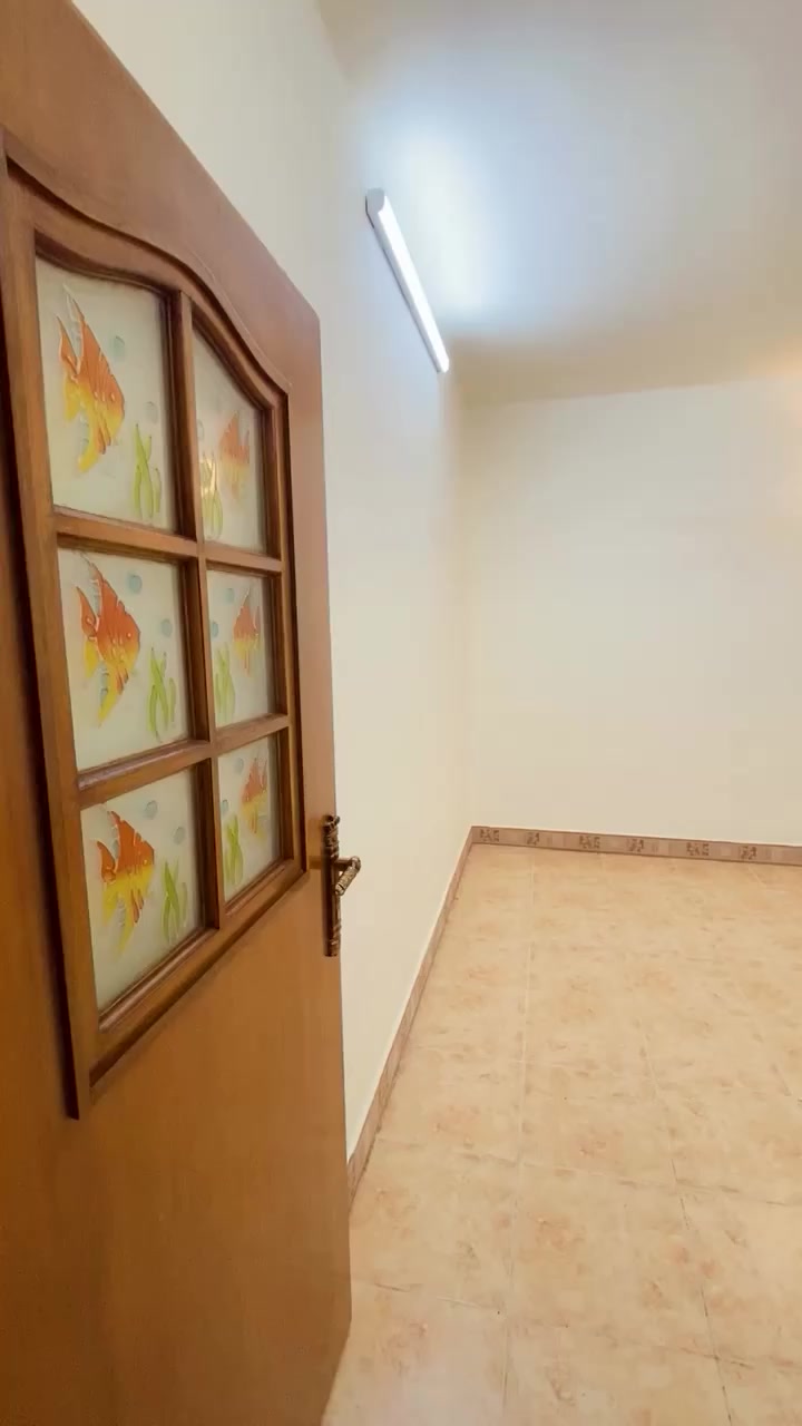 للايجار
الموقع حي البنوك شارع النداوي 

بيت طابق اول 

يحتوي على _ صاله _مطبخ  _ صحيات _ نوم عدد  2

السعر 550

للستفسار اتصال ***********
