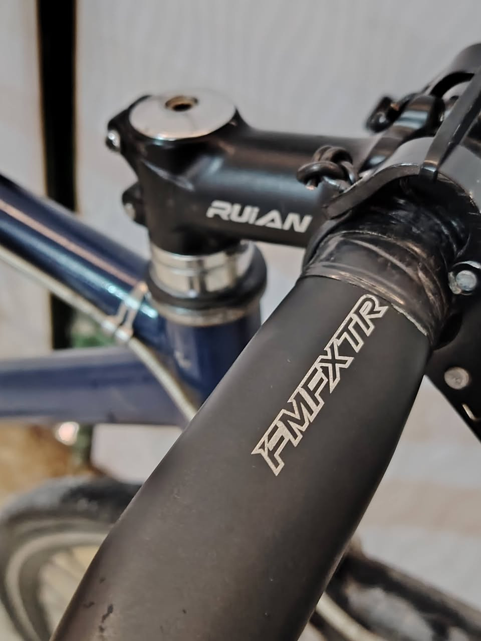 فكسد Fixed للبيع
السلام عليكم، بايسكل قياس 47
فريم FOXON باله كوري حديد مخفف
الويل الخلفي فكسد من شركة Alton حجم 28 ارتفاع 60ملم
الويل الأمامي حجم 28 باله ارتفاع 30 ملم
دشلي امامي 52 سن من شركة Litepro
ستيرن رود المنيوم من شركة FMFXTR
رگبة المنيوم من شركة RUIAN
سرج عرض 15 ملم من WEST BIKING

البايسكل جان لونه اسود وصبغته كامل بلون نيلي أمريكي 3 طبقات و كلير 3 طبقات، صبغه القديم موجود بالصور. 

البريكات انا مرهمهن لان هو بلا بريكات

150 ألف بي مجال للشراي الخاص مفتوح
مكاني نجف 
متوفر توصيل محافظات


**إذا كنت صاحب هذا الإعلان وتريد حذفه لأي سبب، رجاءا أرسل رسالة إلى الدعم الفني**